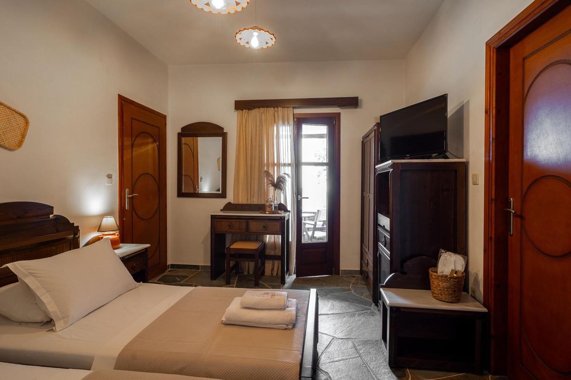 Mirsini Apartments In Sifnos Vathi  Exterior photo